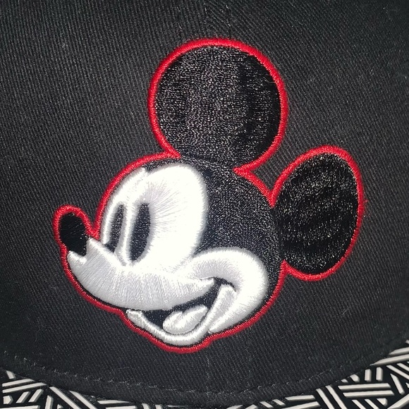 Mickey Mouse Hat - Picture 2 of 5